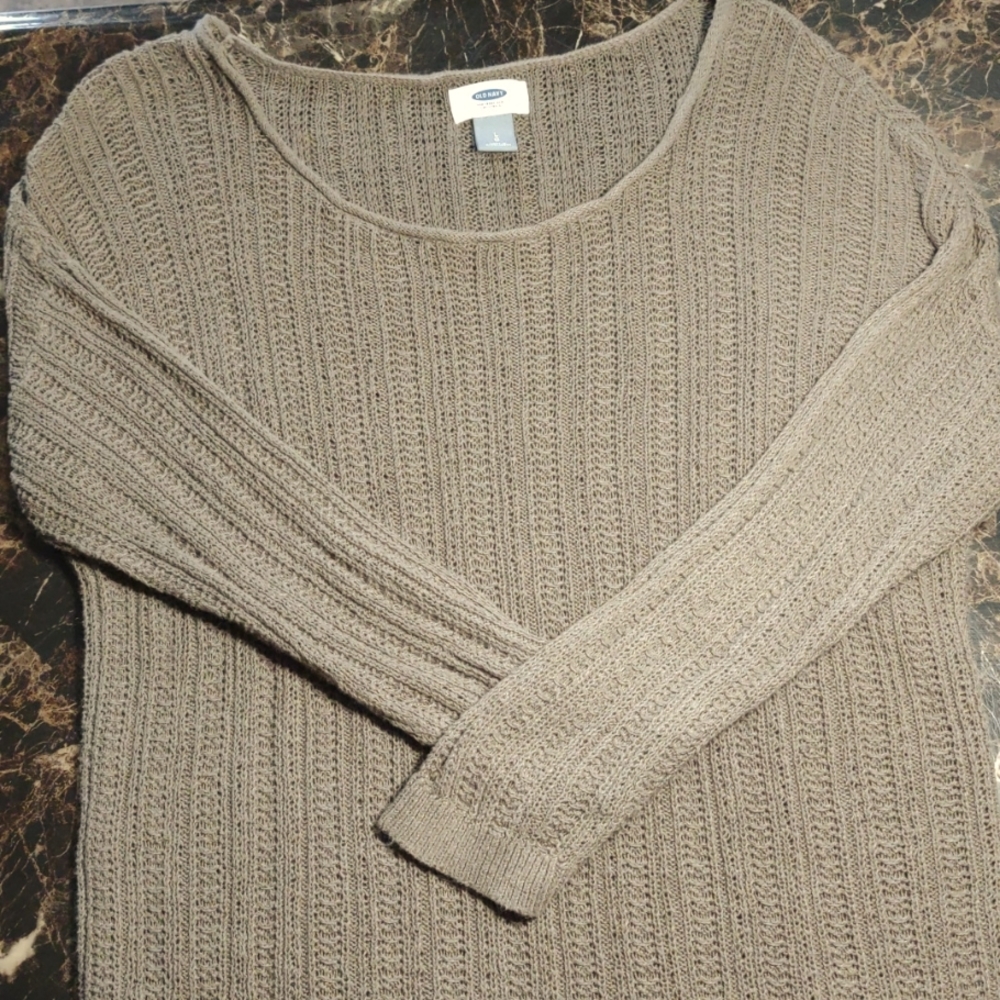 Size L Olive green thin sweater